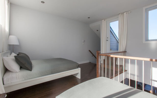 3 bedrooms 2 bathrooms Mont-Royal Apartment by Lux Montreal Vacations Rentals