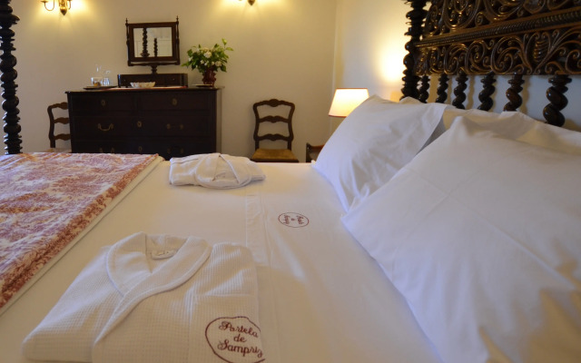 Casa da Portela de Sampriz