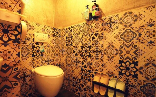 Maan Coco Travelling With Inn No.1