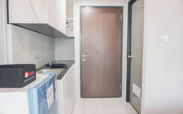 Cozy And Homey Studio At Riverdale Apartment