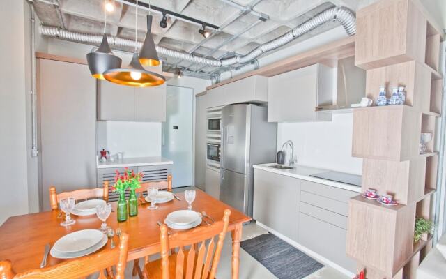 FL002 2 Bedroom Apartment By Senstay