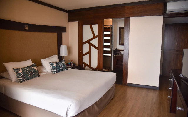 Le Tahiti by Pearl Resorts