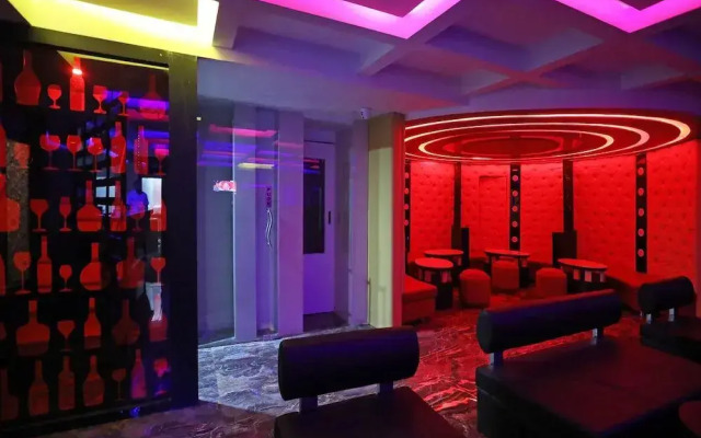 OYO 10608 Hotel City Palace