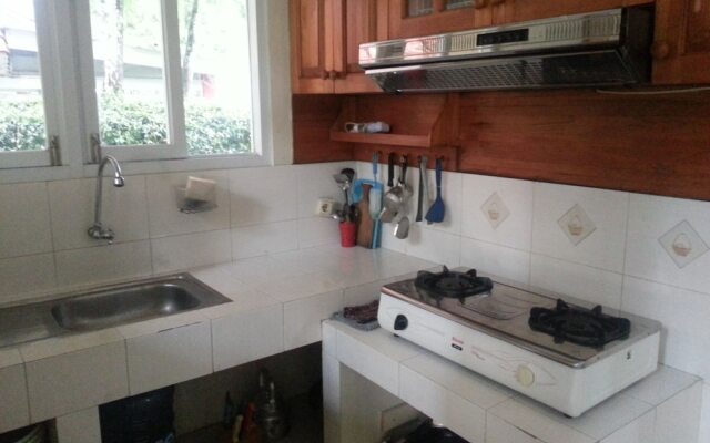 Villa Kota Bunga Azalea