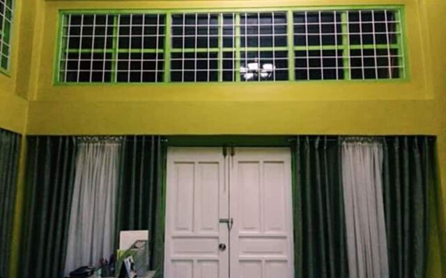 Asistin Transient House