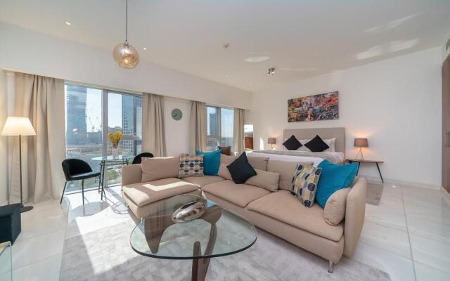 Bright and spacious Studio in DIFC