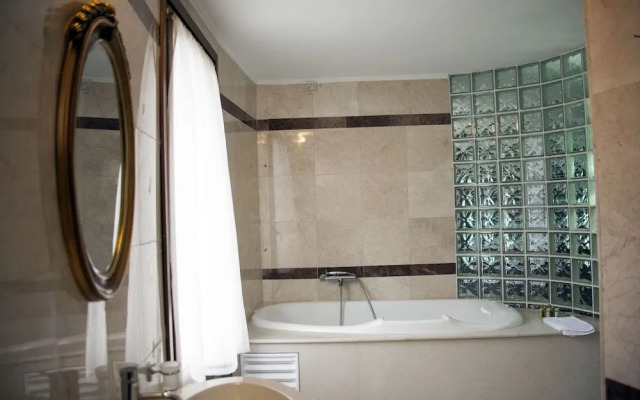 Veltsi Hotel