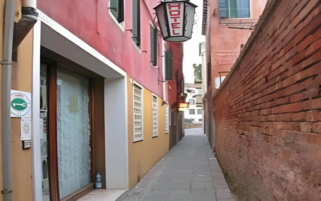 Hotel Leonardo