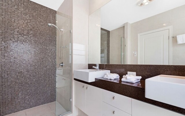 Riverview Luxury Retreat