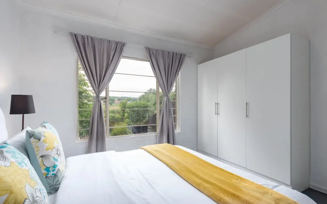 Stylish 2-bed Apartment in Centurion, Pretoria