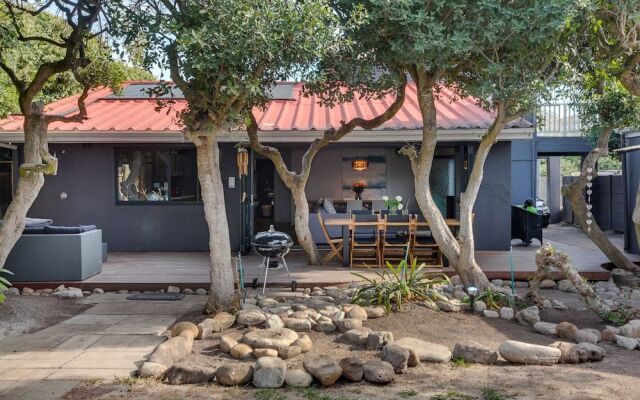 Long Beach Holiday House