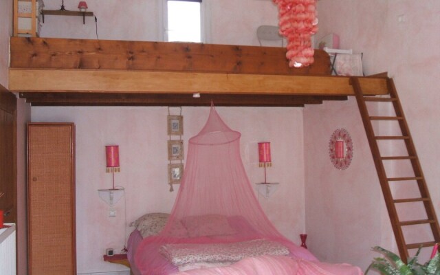 Stunning home in Chateaurenard w/ Outdoor swimming pool, WiFi and Outdoor swimming pool