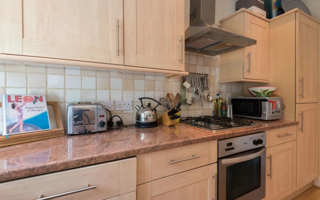 Traditional Richmond Home by Twickenham Green