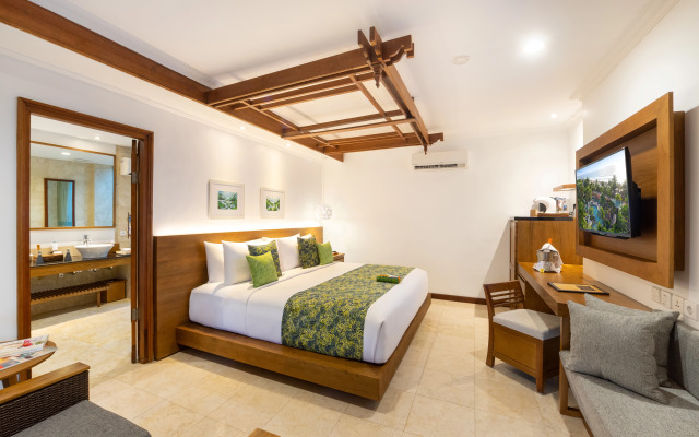 Legian Beach Hotel