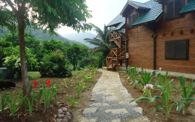 Lemongrass Lodge