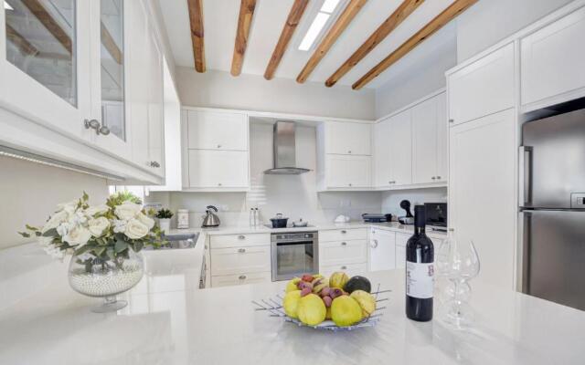 SunnyVillas: 3BR Super Cozy Villa☆Private Pool☆BBQ - Villa Falcon