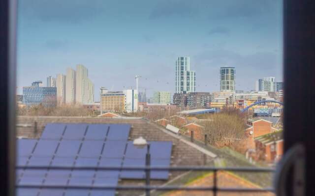 Family & Large Groups- 3x Bed Apartment in London