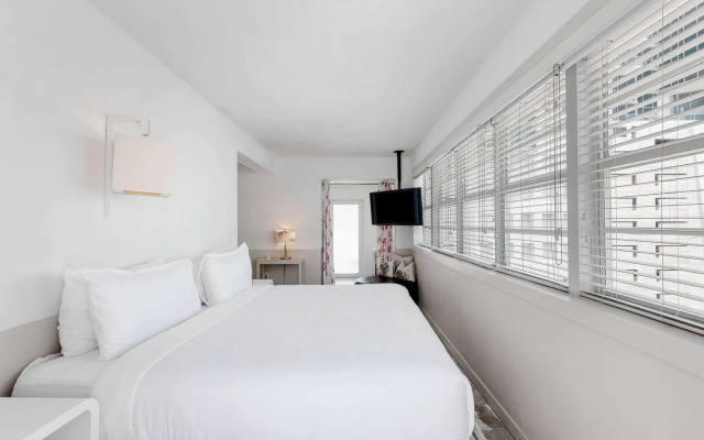 Townhouse Hotel