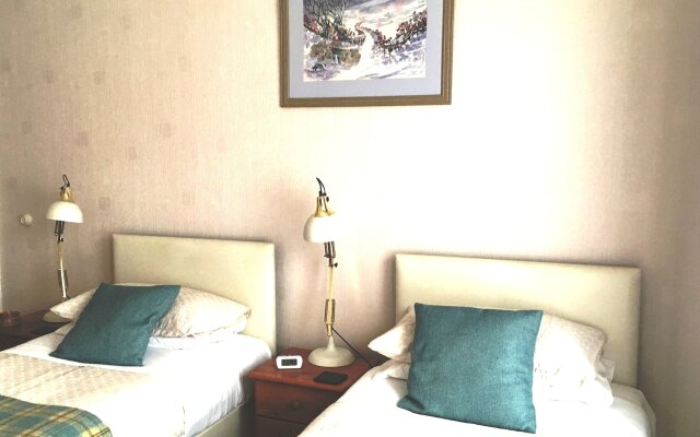 Rossmount Guest House