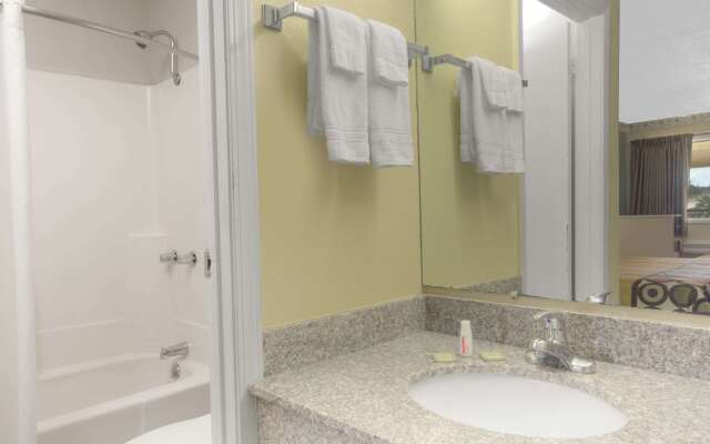 Super 8 by Wyndham Shreveport