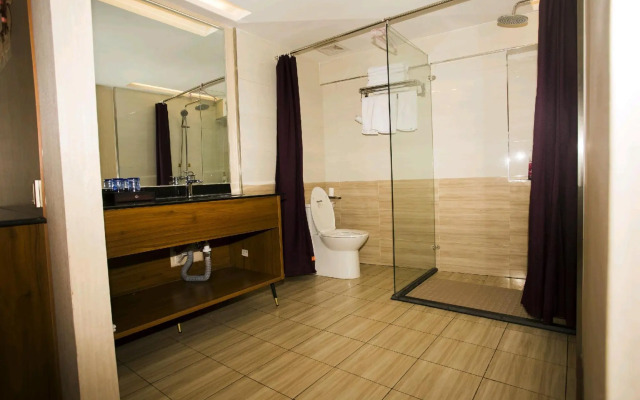 Chicheng Yihai Hotel