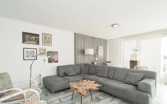 Beachside Apartment at Foot of Dunes