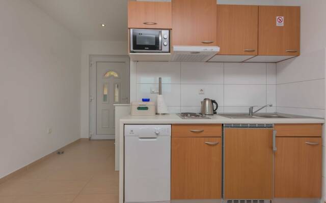 Apartments Road star