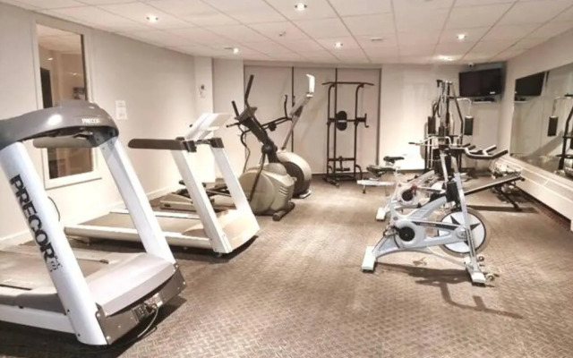 Cozy Spacious 1-BDR Studio #8. FREE Parking