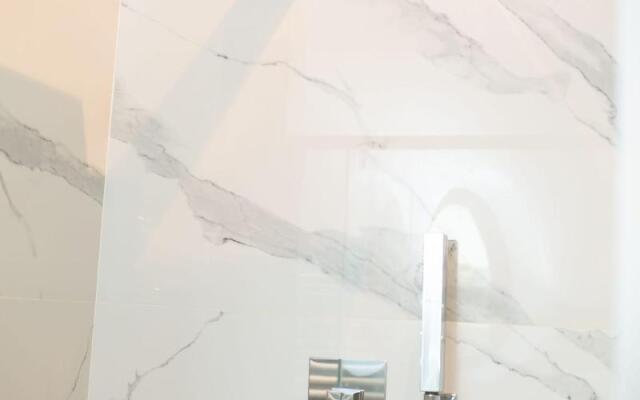 Metropole Apartments Royal Residence
