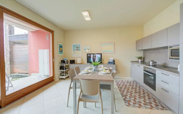 La Casa di Gioia - Shared Pool & View