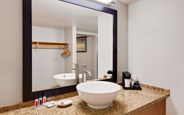 Days Inn & Suites by Wyndham Arcata