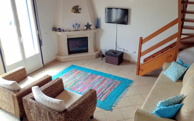 Moradia Perto da Praia da Arrifana, by Izibookings