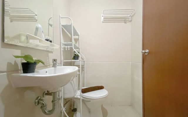 Relaxing Studio Apartment At Transpark Juanda Bekasi Timur