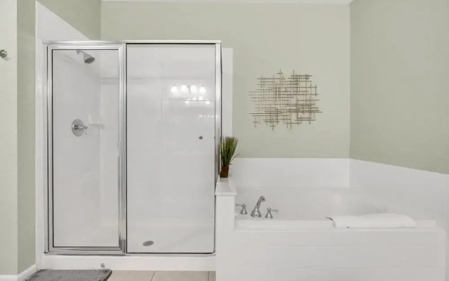 Vista Cay Magic 3 Bedroom Condo by RedAwning