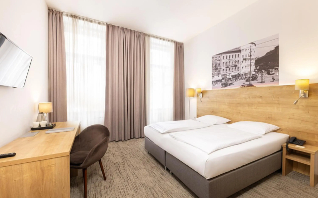 City Hotel Ring