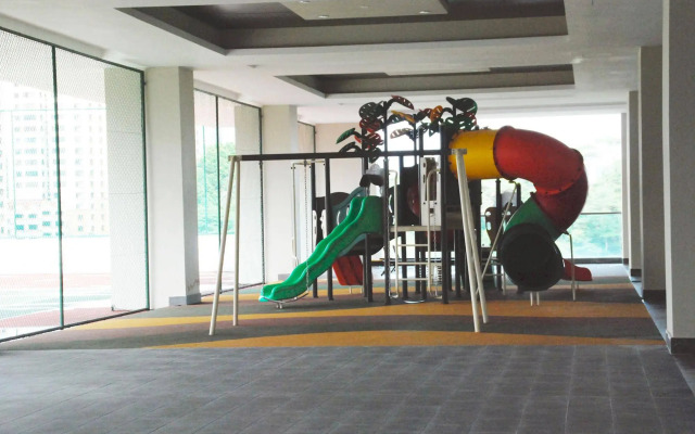 Paragon Serviced Suites @ Straits View