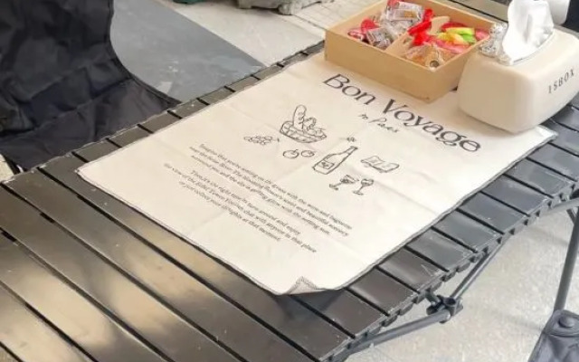 On the wind and cloud inn