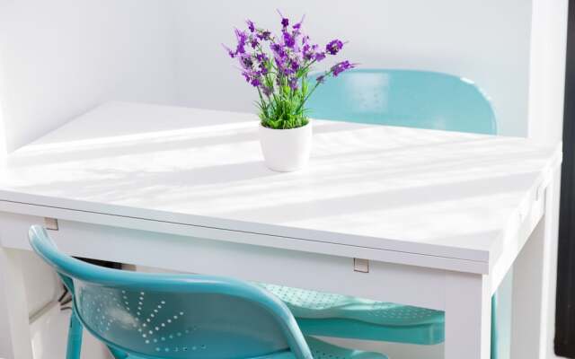 Modern & Stylish Flat Dos Aceras by La recepcion