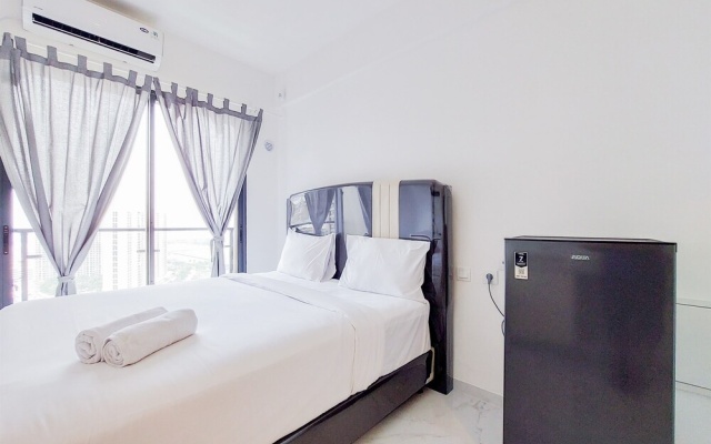 Cozy Style Studio Room At High Floor Sky House Bsd Apartment – Guest Rooms – Legok