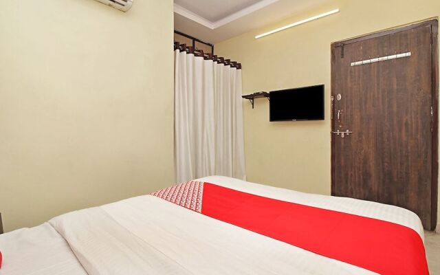 OYO 24605 Grand Season