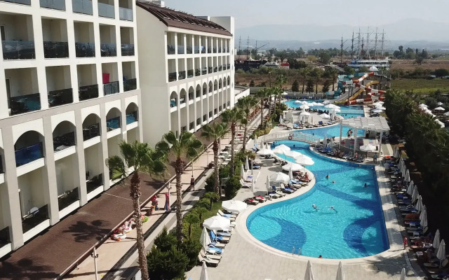 Port River Hotel & Spa