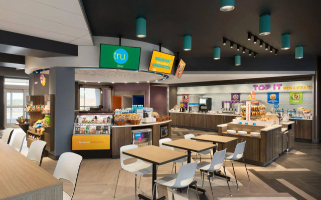 Tru by Hilton Lancaster East