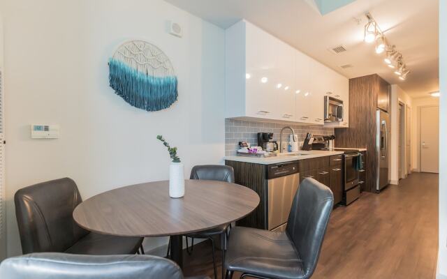 The Luxe Suites at University City