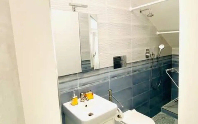 Teatro Verdi & Villa Comunale Charming Flat