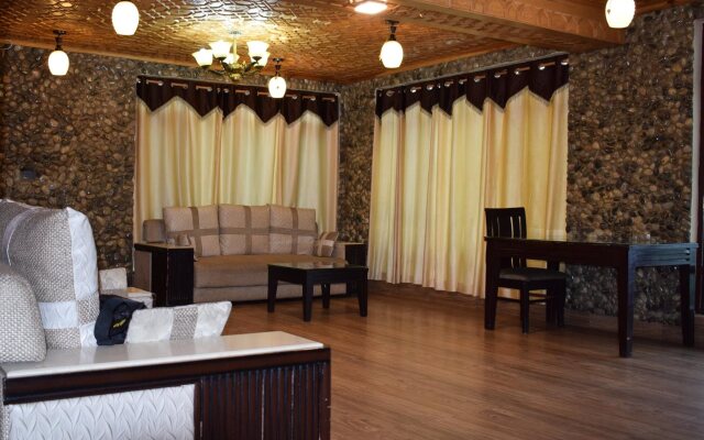 Divine inn sonmarg