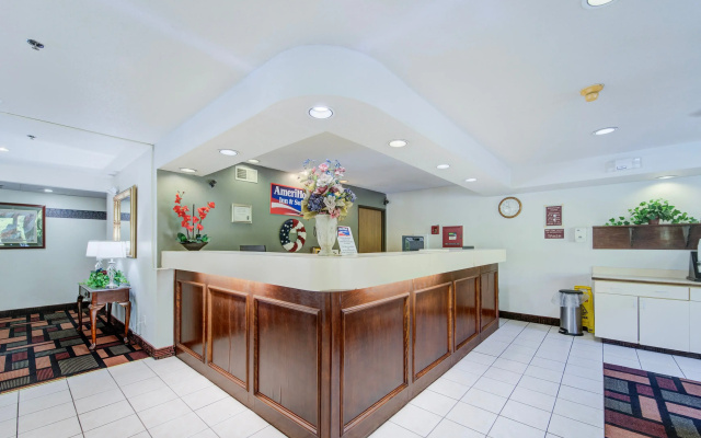 Capital O Amerihost Inn and Suites Fulton Hwy 54 MO