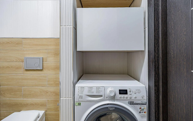 Top House (Топ Хаус) на площади Свободы