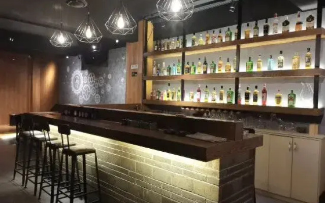 Jianshui Siyanjing Inn