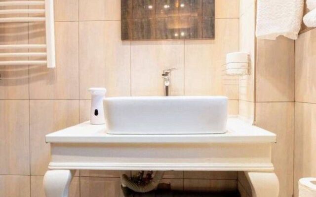 Modern & Stylish Apt of City 5min Beach