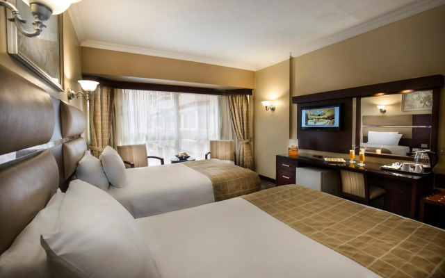 Pyramisa Suites Hotel Cairo